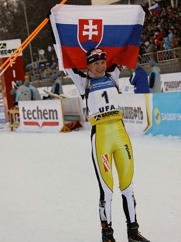 http://biathlonsport.files.wordpress.com/2010/06/anastasia-kuzminova.jpg